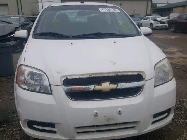 KL1TD5DE5AB054301 - 2010 CHEVROLET AVEO LS WHITE photo 9