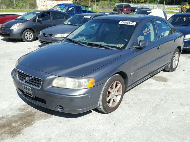 YV1RS612252462084 - 2005 VOLVO S60 Szary zdjęcie 2