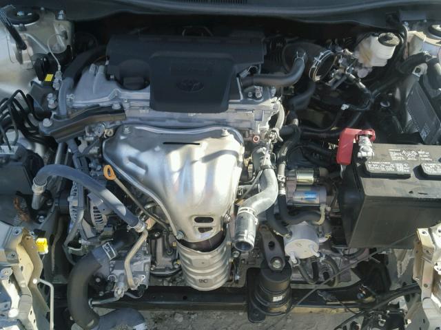 4T1BF1FK2HU342460 - 2017 TOYOTA CAMRY LE ოქროსფერი ფოტო 7