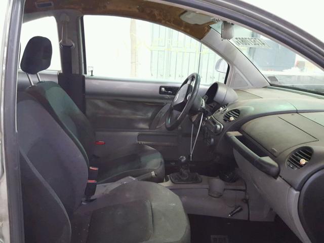 3VWBC21C8XM450424 - 1999 VOLKSWAGEN NEW BEETLE 灰色 照片 5