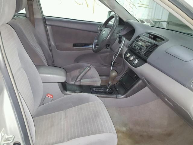 4T1BE32K35U579121 - 2005 TOYOTA CAMRY LE 灰色 照片 5