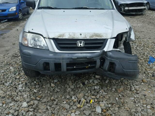 JHLRD1843WC801881 - 1998 HONDA CR-V LX SILVER photo 9