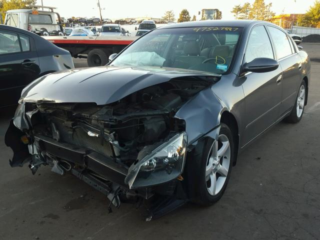 1N4BL11E75C194490 - 2005 NISSAN ALTIMA SE GRAY photo 2