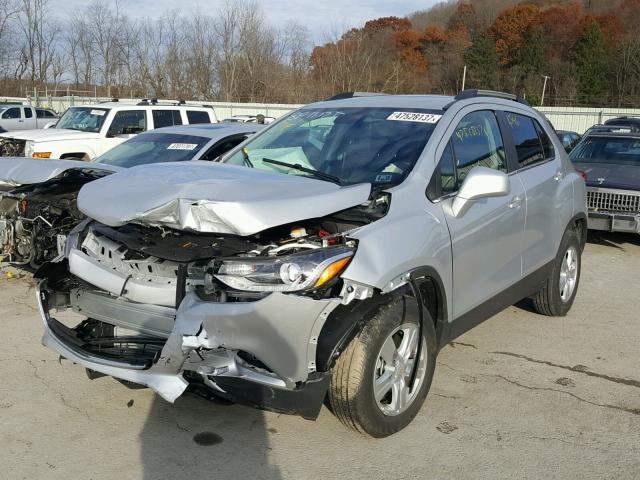 3GNCJPSB4HL263969 - 2017 CHEVROLET TRAX 1LT SILVER photo 2