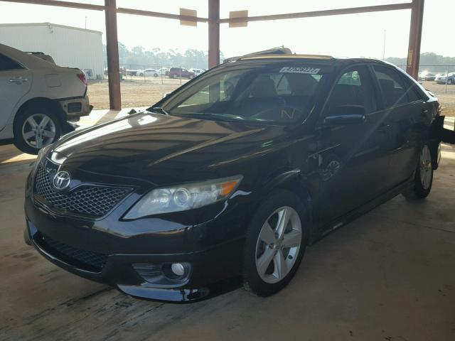 4T1BF3EK8BU211960 - 2011 TOYOTA CAMRY BASE BLACK photo 2