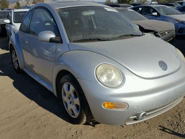 3VWCK21C12M418012 - 2002 VOLKSWAGEN NEW BEETLE 银色 照片 1