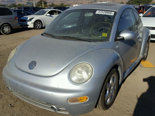 3VWCK21C12M418012 - 2002 VOLKSWAGEN NEW BEETLE 银色 照片 2