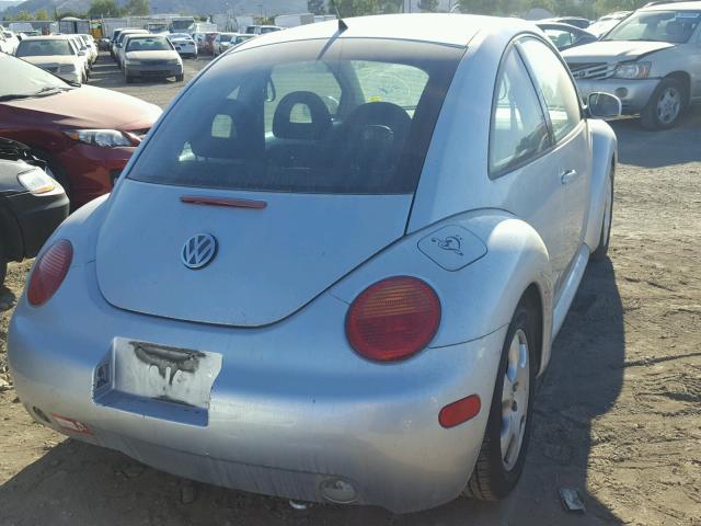 3VWCK21C12M418012 - 2002 VOLKSWAGEN NEW BEETLE 银色 照片 4