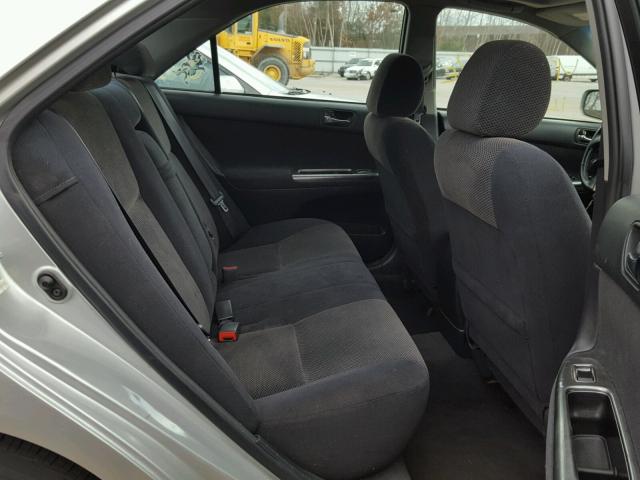 4T1BE32K72U519452 - 2002 TOYOTA CAMRY LE 银色 照片 6