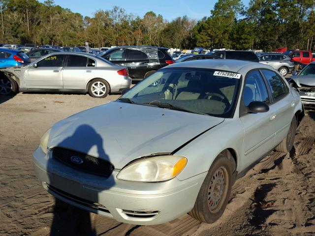 1FAFP53U25A239347 - 2005 FORD TAURUS SE SILVER photo 2