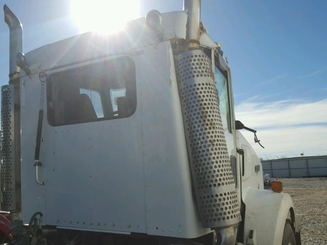 3WKDDB9X46F115066 - 2006 KENWORTH CONSTRUCTI WHITE photo 9