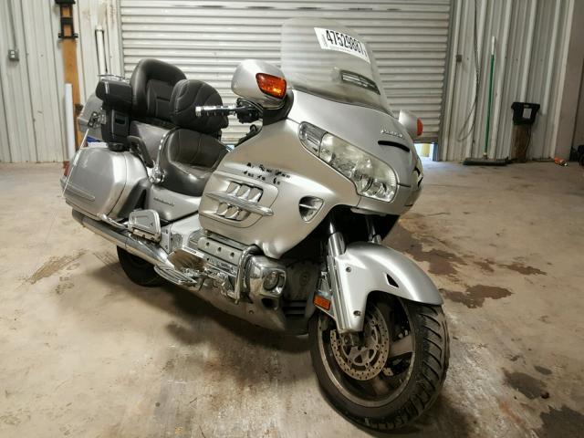 1HFSC47F67A601814 - 2007 HONDA GL1800 SILVER photo 1