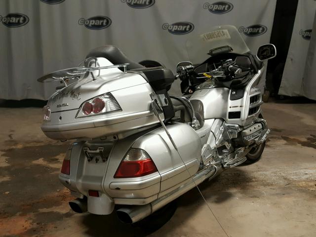 1HFSC47F67A601814 - 2007 HONDA GL1800 SILVER photo 4