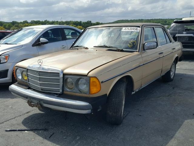 WDBAB33A8DB035298 - 1983 MERCEDES-BENZ 300 DT GOLD photo 2