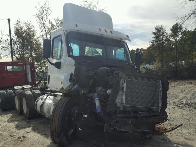 1FUJGEDV4CSBF8747 - 2012 FREIGHTLINER CASCADIA 1 WHITE photo 1