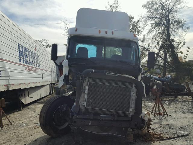 1FUJGEDV4CSBF8747 - 2012 FREIGHTLINER CASCADIA 1 WHITE photo 9