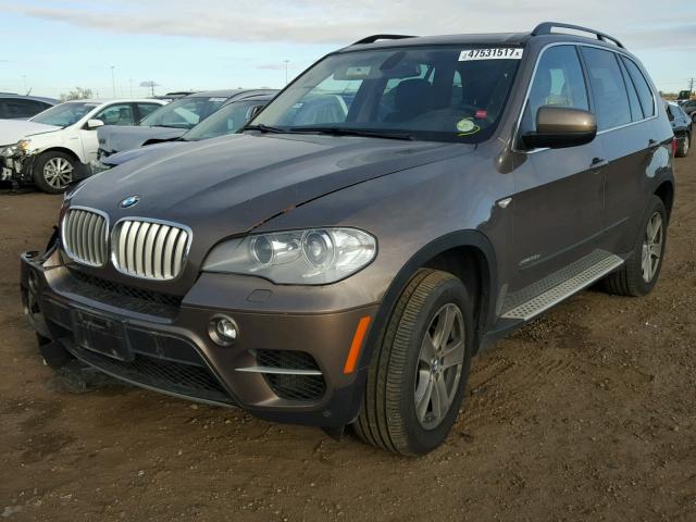 5UXZW0C51D0B92369 - 2013 BMW X5 XDRIVE3 BROWN photo 2