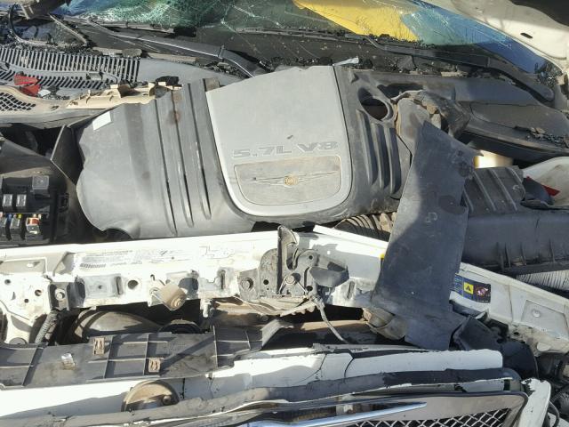 2C3AA63H95H659790 - 2005 CHRYSLER 300C CREAM photo 7