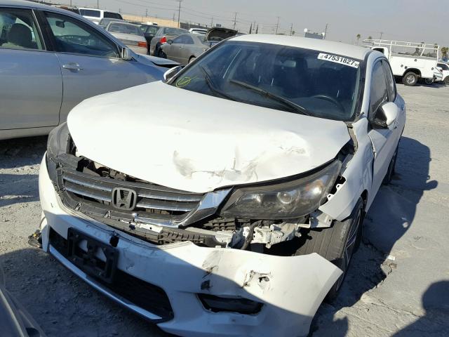 1HGCR2F53EA008212 - 2014 HONDA ACCORD SPO WHITE photo 2