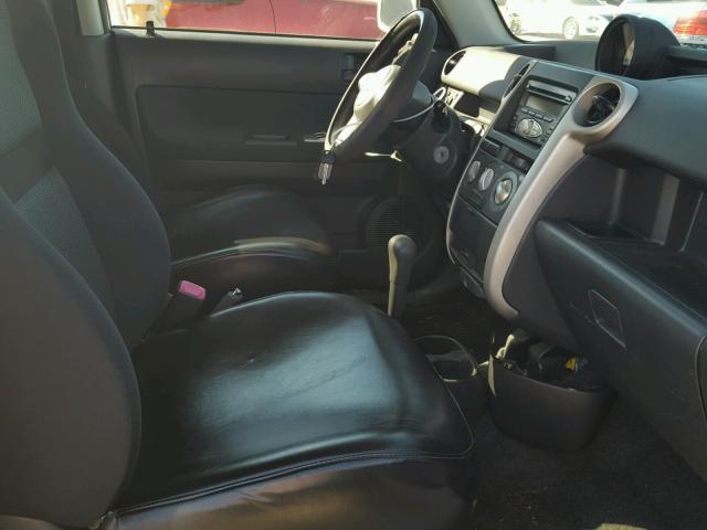 JTLKT324664058976 - 2006 TOYOTA SCION XB Ақ фото 5