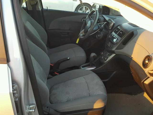 1G1JA5SH2C4118249 - 2012 CHEVROLET SONIC LS 银色 照片 5