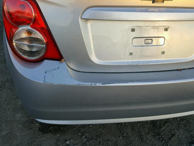 1G1JA5SH2C4118249 - 2012 CHEVROLET SONIC LS 银色 照片 9