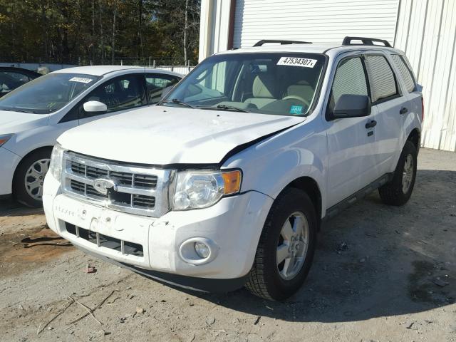 1FMCU9D75BKC11193 - 2011 FORD ESCAPE XLT WHITE photo 2