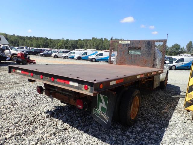 1FDAF57P64EC96326 - 2004 FORD F550 SUPER WHITE photo 4