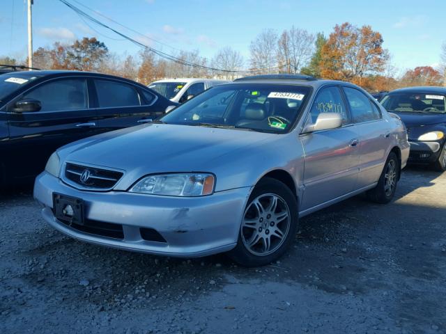 19UUA5665YA066302 - 2000 ACURA 3.2TL SILVER photo 2