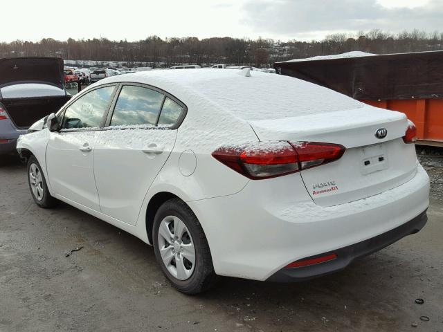 3KPFK4A75HE065548 - 2017 KIA FORTE LX WHITE photo 3