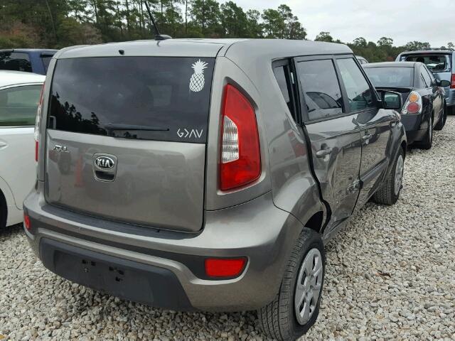 KNDJT2A57D7633092 - 2013 KIA SOUL GRAY photo 4