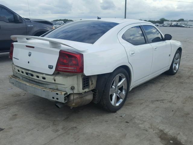 2B3KA33G28H331719 - 2008 DODGE CHARGER SX WHITE photo 4