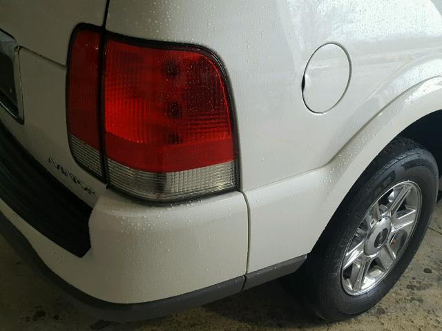 5LMEU88H64ZJ37277 - 2004 LINCOLN AVIATOR 白色 照片 10