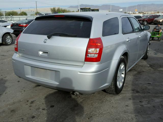 2D4FV47T57H744740 - 2007 DODGE MAGNUM SE SILVER photo 4