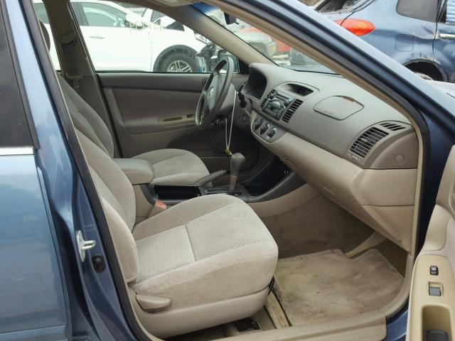 4T1BE32K14U833049 - 2004 TOYOTA CAMRY LE BLUE photo 5