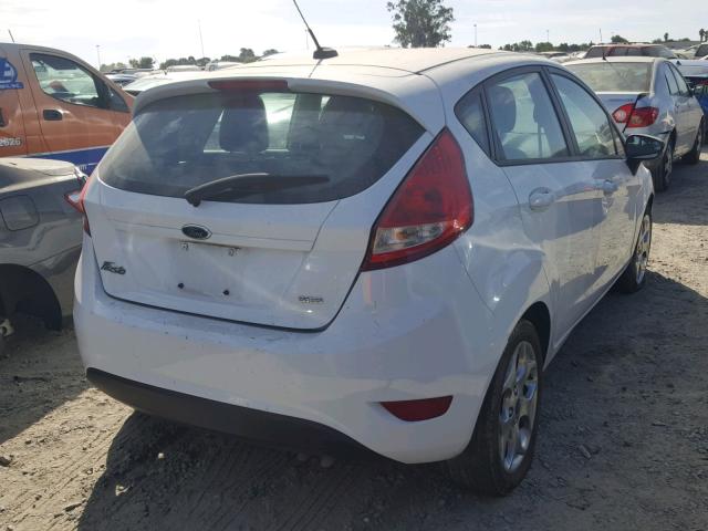 3FADP4FJ6CM199518 - 2012 FORD FIESTA SES WHITE photo 4