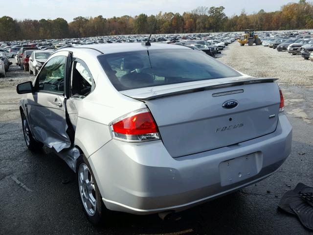 1FAHP33NX8W123679 - 2008 FORD FOCUS SE SILVER photo 3