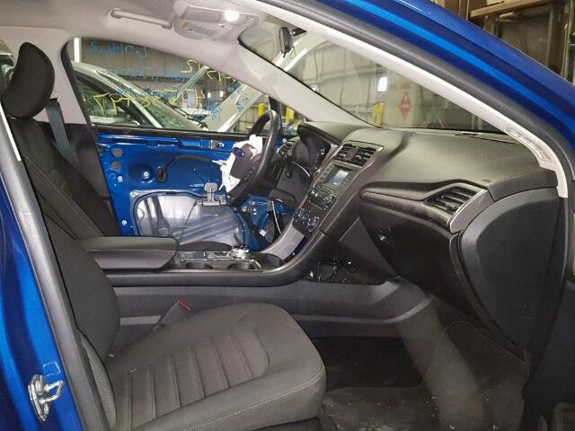 3FA6P0HD7HR282426 - 2017 FORD FUSION SE BLUE photo 5