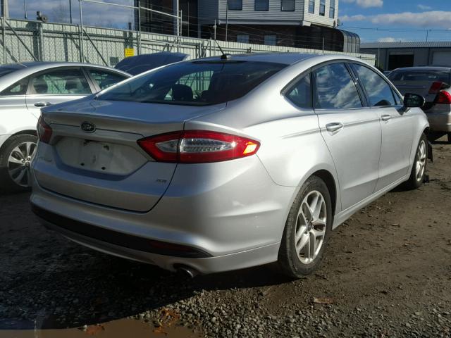 3FA6P0H73FR156054 - 2015 FORD FUSION SE SILVER photo 4