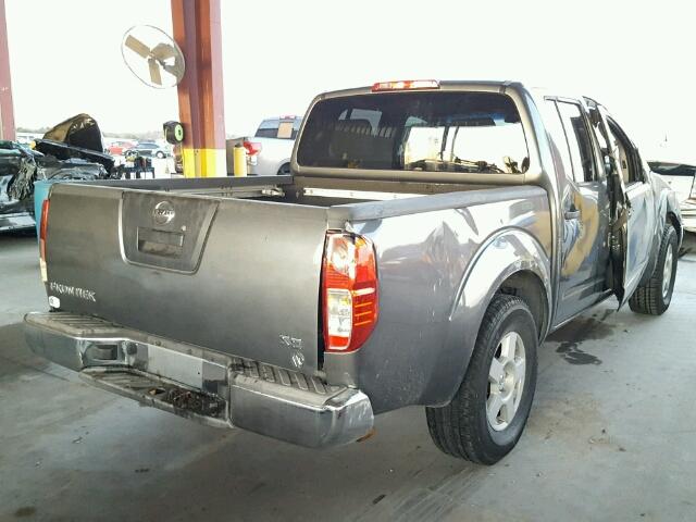 1N6AD07U15C423724 - 2005 NISSAN FRONTIER C GRAY photo 4