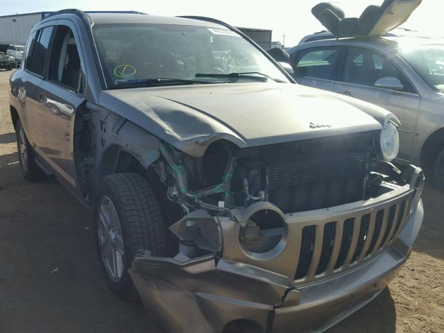 1J8FT47W27D130358 - 2007 JEEP COMPASS GOLD photo 1