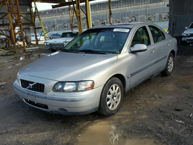 YV1RS61RX12066055 - 2001 VOLVO S60 BEIGE photo 2