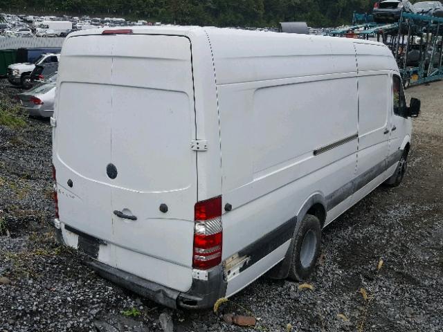 WD3PF4CC2B5550505 - 2011 MERCEDES-BENZ SPRINTER 3 WHITE photo 4