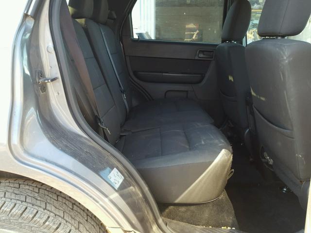 1FMCU0DG6BKA06011 - 2011 FORD ESCAPE XLT GRAY photo 6