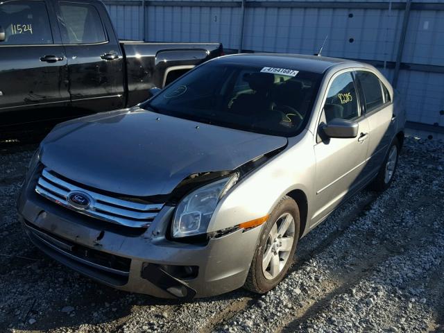 3FAHP07Z88R250817 - 2008 FORD FUSION SE SILVER photo 2