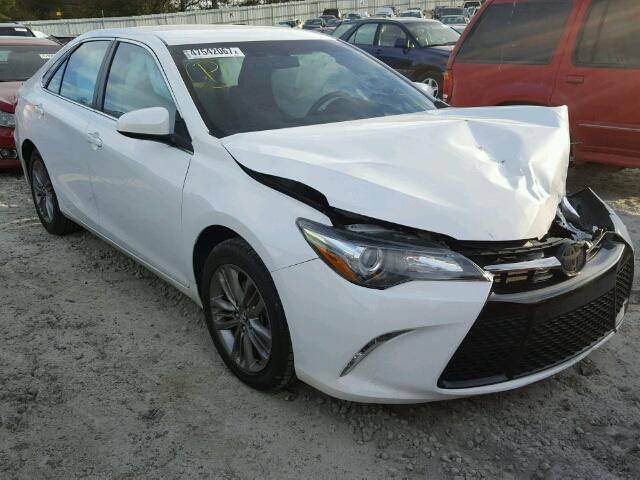 4T1BF1FK6FU034267 - 2015 TOYOTA CAMRY LE WHITE photo 1