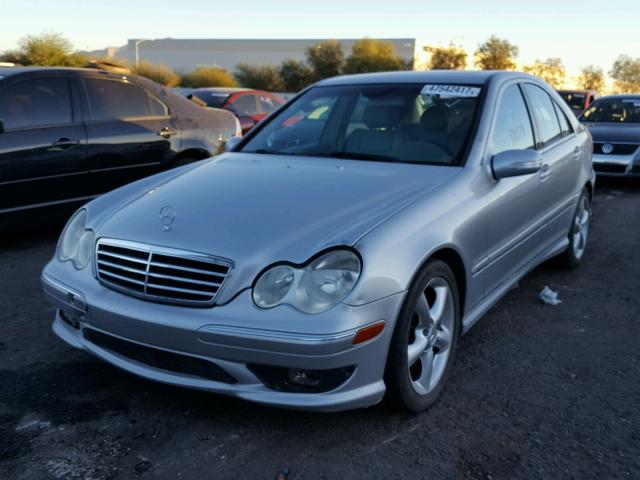 WDBRF40J05F650049 - 2005 MERCEDES-BENZ C SILVER photo 2