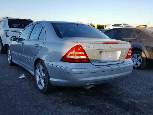 WDBRF40J05F650049 - 2005 MERCEDES-BENZ C SILVER photo 3