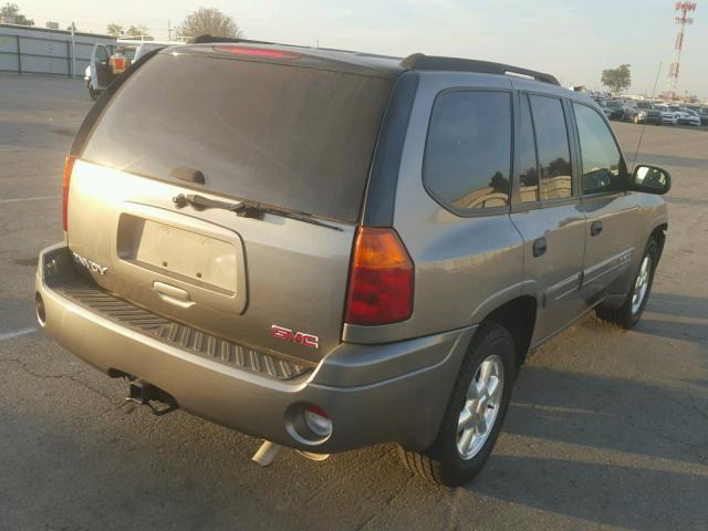 1GKDS13SX52381578 - 2005 GMC ENVOY GRAY photo 4