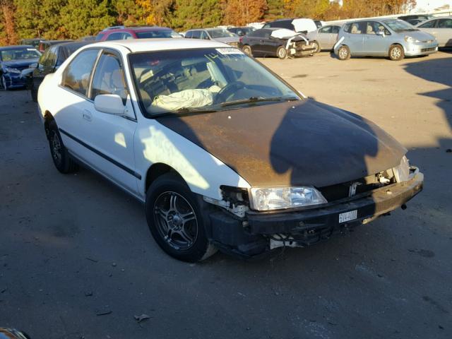 1HGCD5638RA183673 - 1994 HONDA ACCORD LX WHITE photo 1